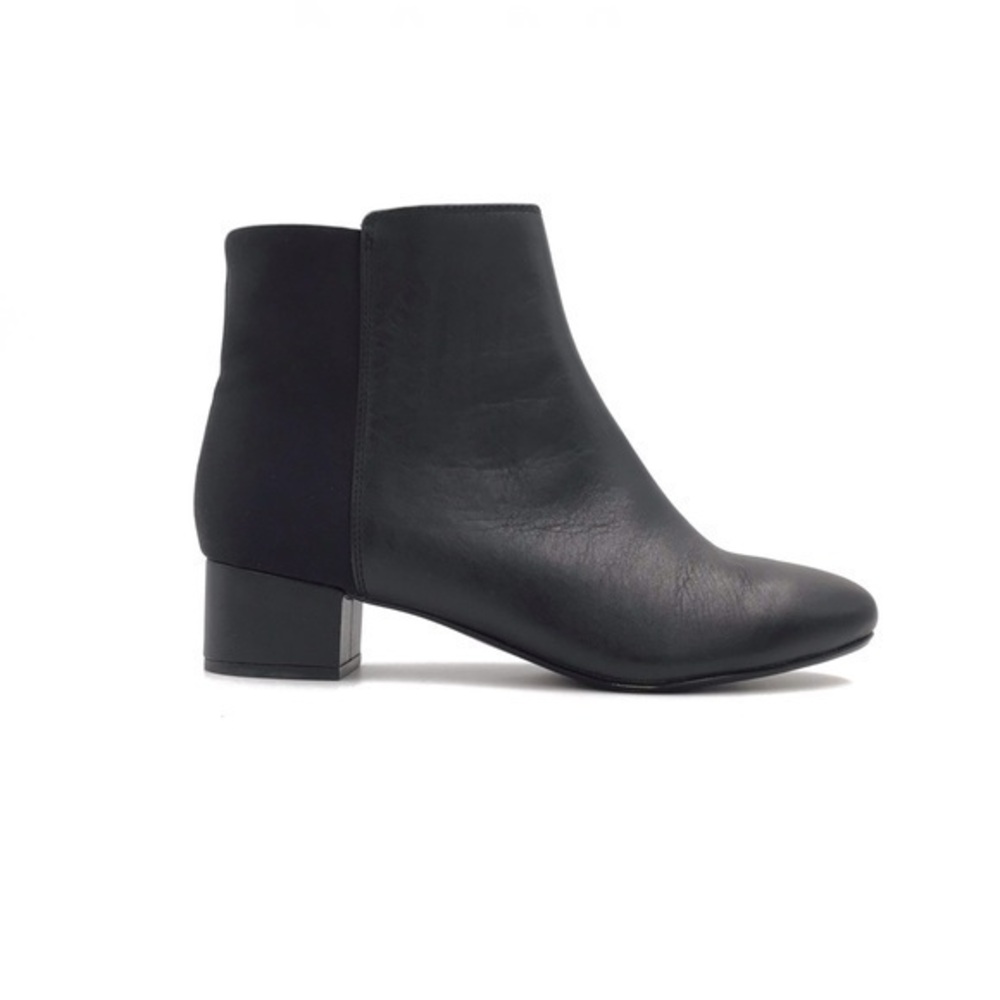 Clarks Black Leather Chartli Valley Ankle Booties Size 8.5